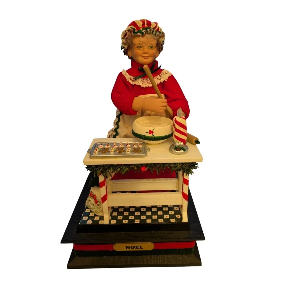 Christmas Mrs. Santa Claus Baking Cookies Holiday Creations. Musical Lighted Box
